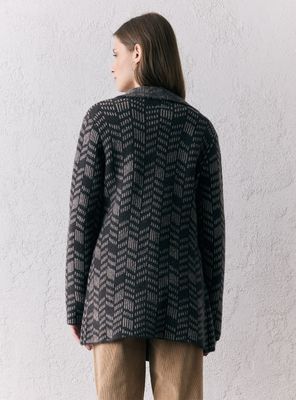 Imagen 2 del producto Chaleco con Cuello Envolvente y Diseño