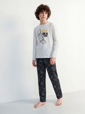 Imagen 2 del producto Pijama Bordado Skater Fleece