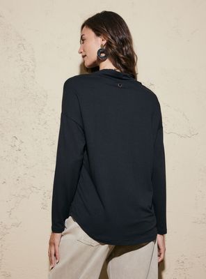 Imagen 2 del producto Polera Detalle en Cuello Caído