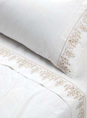 Sábana 1.5 Plazas Bordada Floral Blanca 220 Hilos