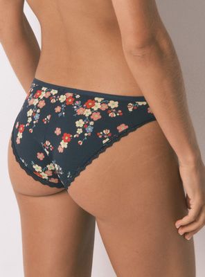 Imagen 2 del producto Calzón Clásico Print Flores Encaje Bordes