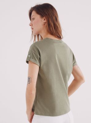 Imagen 2 del producto Polera Gráfica Manga Botón