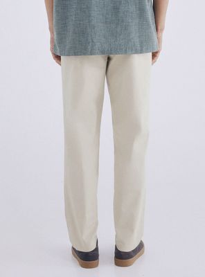 Imagen 2 del producto Pantalón Chino Ligero Comfort Slim Fit