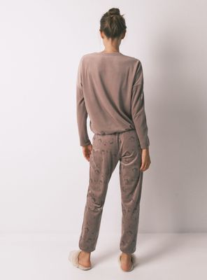 Imagen 2 del producto Pijama Largo Terciopelo Elástico Marrón Snoopy