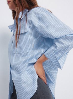 Imagen 2 del producto Camisa Oversized Bolsillo Parche