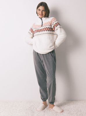 Imagen 2 del producto Pijama Largo Polar Suave Estampado Fair Isle