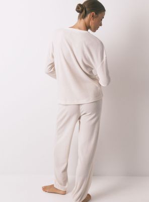 Imagen 2 del producto Pijama Largo Textura Waffle Marfil