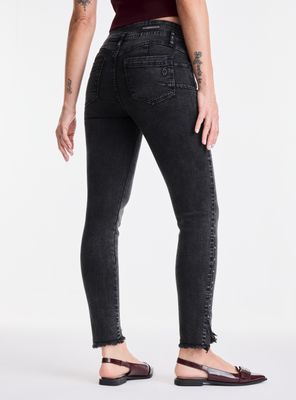 Imagen 2 del producto Jeans Push Up Tachas en el Costado