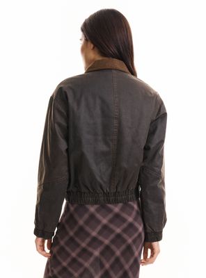 Imagen 2 del producto Chaqueta Corta con Detalle Cotelé en Cuello