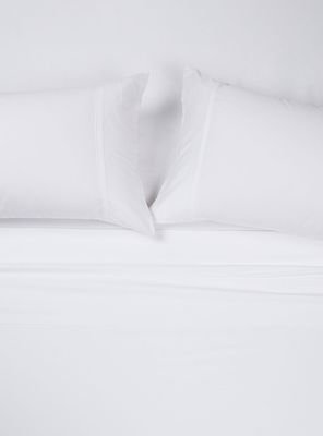 Imagen 2 del producto Juego de Sábanas 300 Hilos King Lisa Blanca