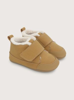 Imagen 2 del producto Botín Flexible con Pelos Caminante Niña