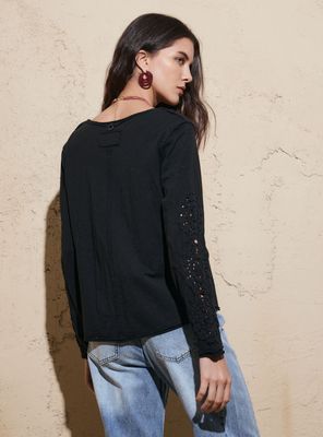 Imagen 2 del producto Polera con Detalle de Crochet en Mangas