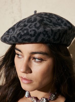 Imagen 2 del producto Gorro Tipo Boina Animal Print