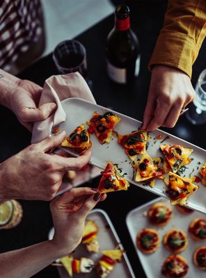 Imagen 2 del producto Bandeja Aperitivo - Larga Rojo Cerámica 11.5 x 42 cm