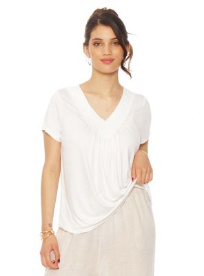 Polera Manga Corta Escote V y Aplicación