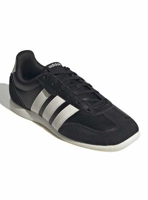Imagen 2 del producto Zapatilla Urbana Sportswear Black Barreda Lo Mujer