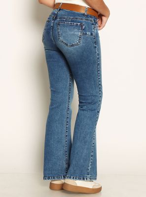 Imagen 2 del producto Jeans Tiro Bajo Flare con Pretina y Botón