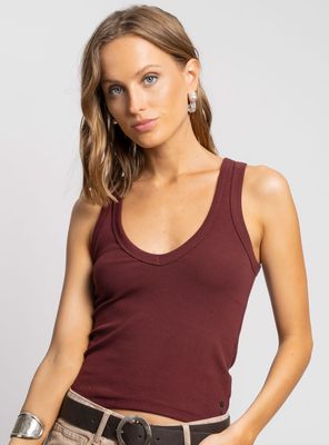 Imagen 1 del producto Polera Maru Cuello V Básica Burdeo