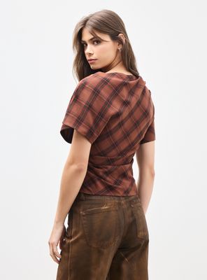 Imagen 2 del producto Blusa Asimétrica con Cuerpo Fruncido Diseño Cuadros