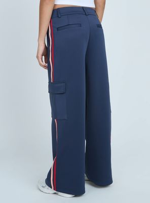 Imagen 2 del producto Pantalón Logo Luz