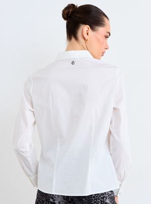 Imagen 2 del producto Blusa Lisa con Botón Cuello V Regular