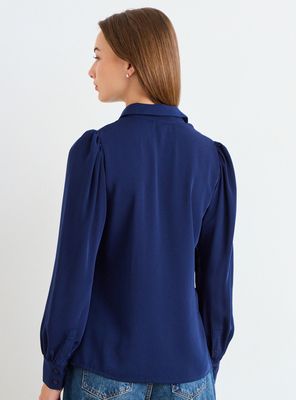 Imagen 2 del producto Blusa Camisera Básica Botón con Detalle en Puños