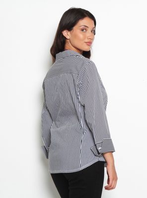 Imagen 2 del producto Blusa Manga 3/4 Listada Abotonada en Delantero y Aplicación de Perlas