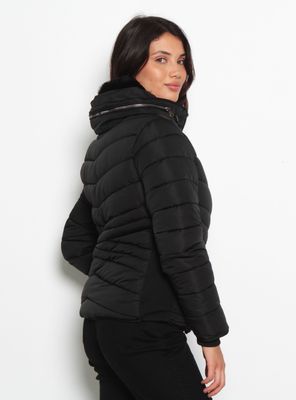 Imagen 2 del producto Parka con Capucha Interna y Puño en Costado