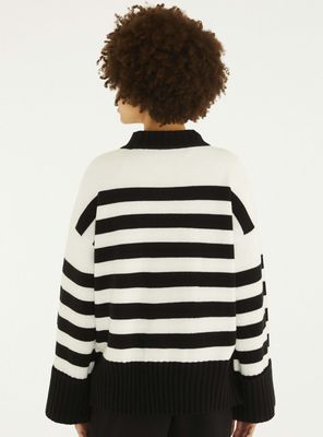 Imagen 2 del producto Sweater Rayado con Loro Tropical