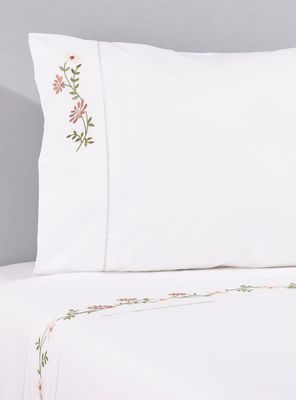 Imagen 2 del producto Juego de Sábanas Bordada King Margarita Nacar 220 Hilos