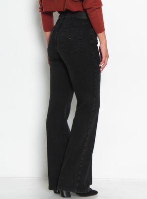 Imagen 2 del producto Jeans Tiro Alto Botón Pierna Recta