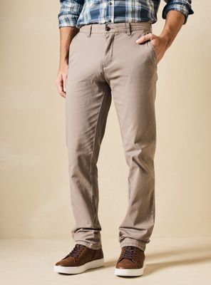 Pantalón Chino Básico Slim Fit