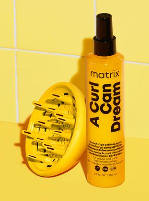 Imagen 2 del producto Spray Revitalizador Cabello Ondulado 250ml ACCD Matrix