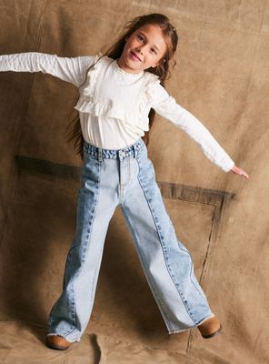 Jeans Paneles con Bordado en los Bolsillos