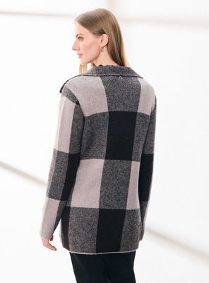 Imagen 2 del producto Chaleco Tipo Kimono con Diseño de Cuadros