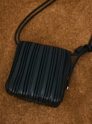 Imagen 2 del producto Cartera Crossbody Efecto Cuero Plisado con Nudos