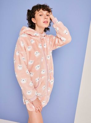 Bata Polerón con Cierre y Aplicación Bordado