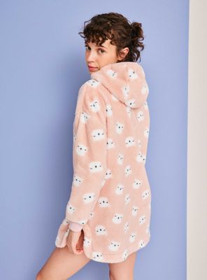 Imagen 2 del producto Bata Polerón con Cierre y Aplicación Bordado