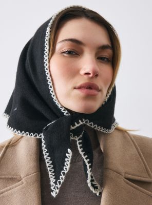 Imagen 2 del producto Pañuelo Pañoleta Tejida con Bordado en los Bordes