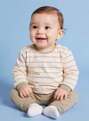 Conjunto de Polerón Rayado y Pantalón Liso