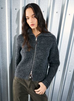 Sweater Tejido Cuello Alto con Cierre