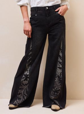 Jeans Cortes con Estampado