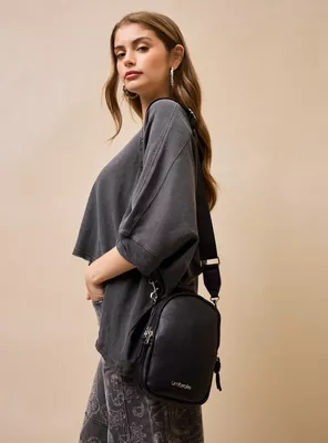 Cartera Diseño Calado y Flecos