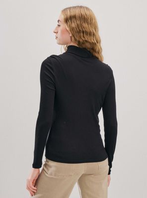 Imagen 2 del producto Polera Cuello Alto Ajustada