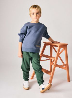 Pantalón Buzo Estampado Lateral