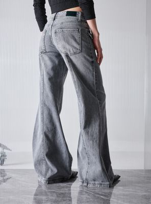 Imagen 2 del producto Jeans Flare Detalle Bolsillos Delanteros Tiro Medio