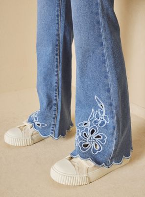 Imagen 2 del producto Jeans Flare con Aplicación Broderie Bordado