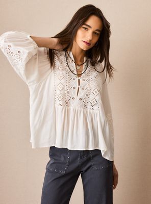 Blusa con Detalles Bordados