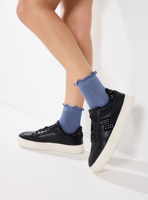 Zapatilla Urbana Cuero Tachas Mujer