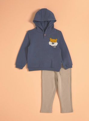 Buzo con Capucha, Botones y Aplicación Frontal